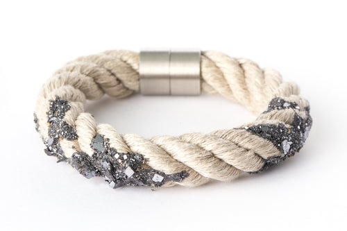 Bracelet Virus