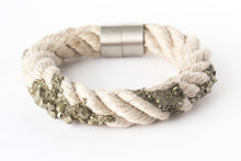 Load image into Gallery viewer, Bracelet Virus